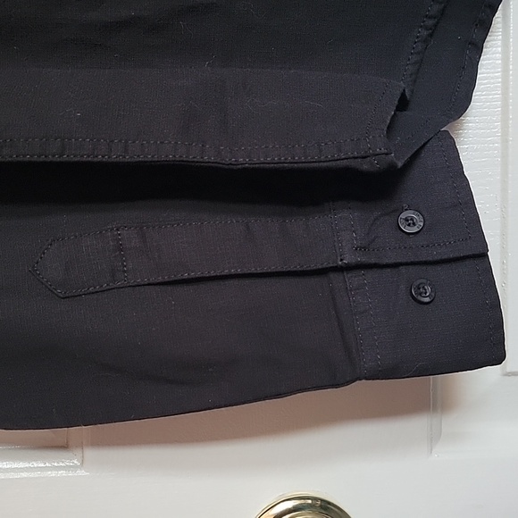 VANS, men's small, long sleeved black shirt. NWT. - Picture 8 of 8